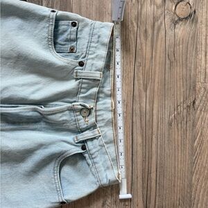 Vintage Levi's Women's High Rise Light Blue Jean